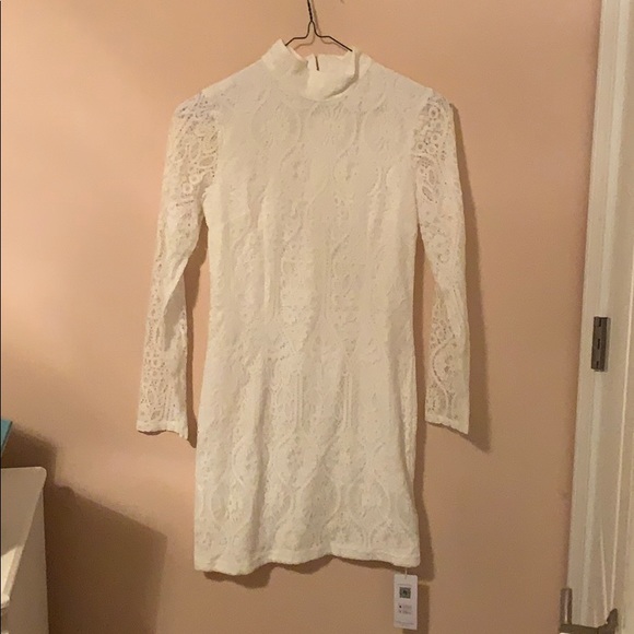 White mock neck bodycon dress - Picture 2 of 3